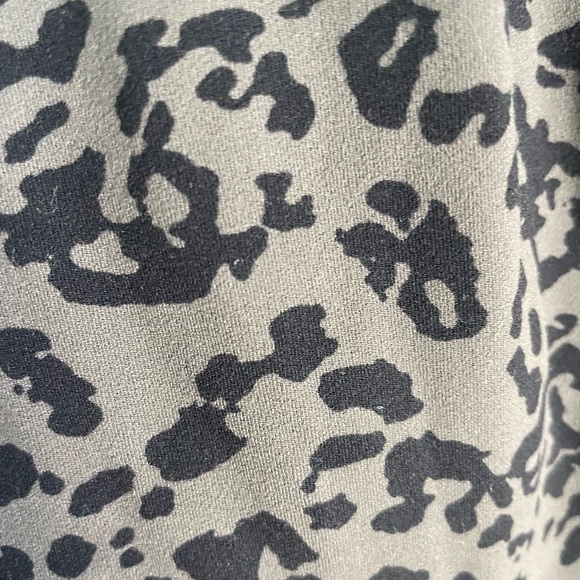 Athleta Elation Ultra High Rise Tight Leopard Arbor Green Olive small petite - Picture 6 of 6